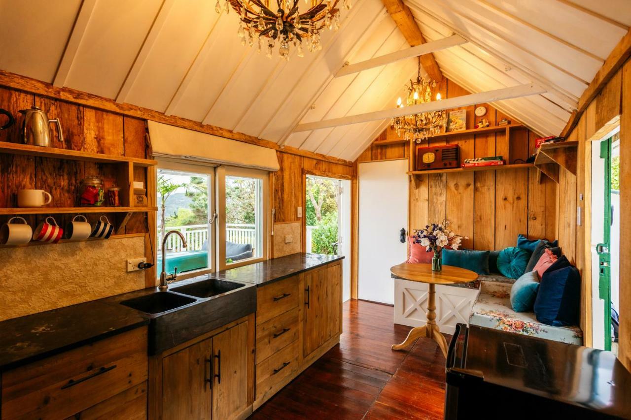 The Settlers Hut Oneroa Exterior foto